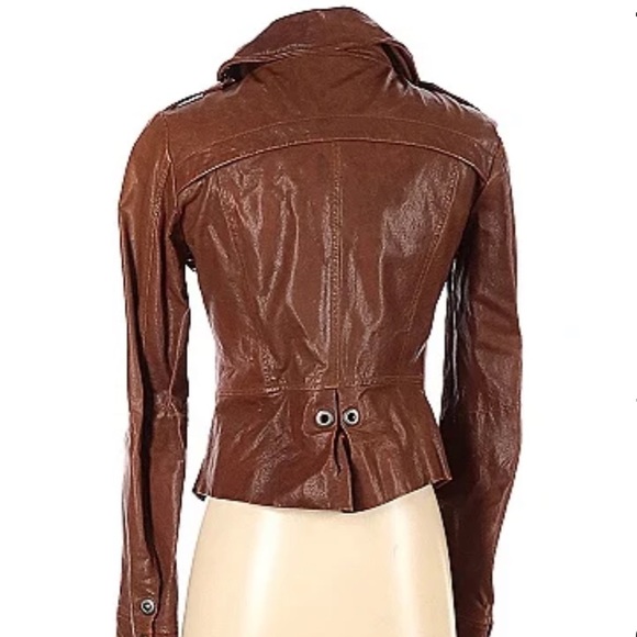 Like New Andrew Marc Leather Jacket size Medium - Picture 2 of 10